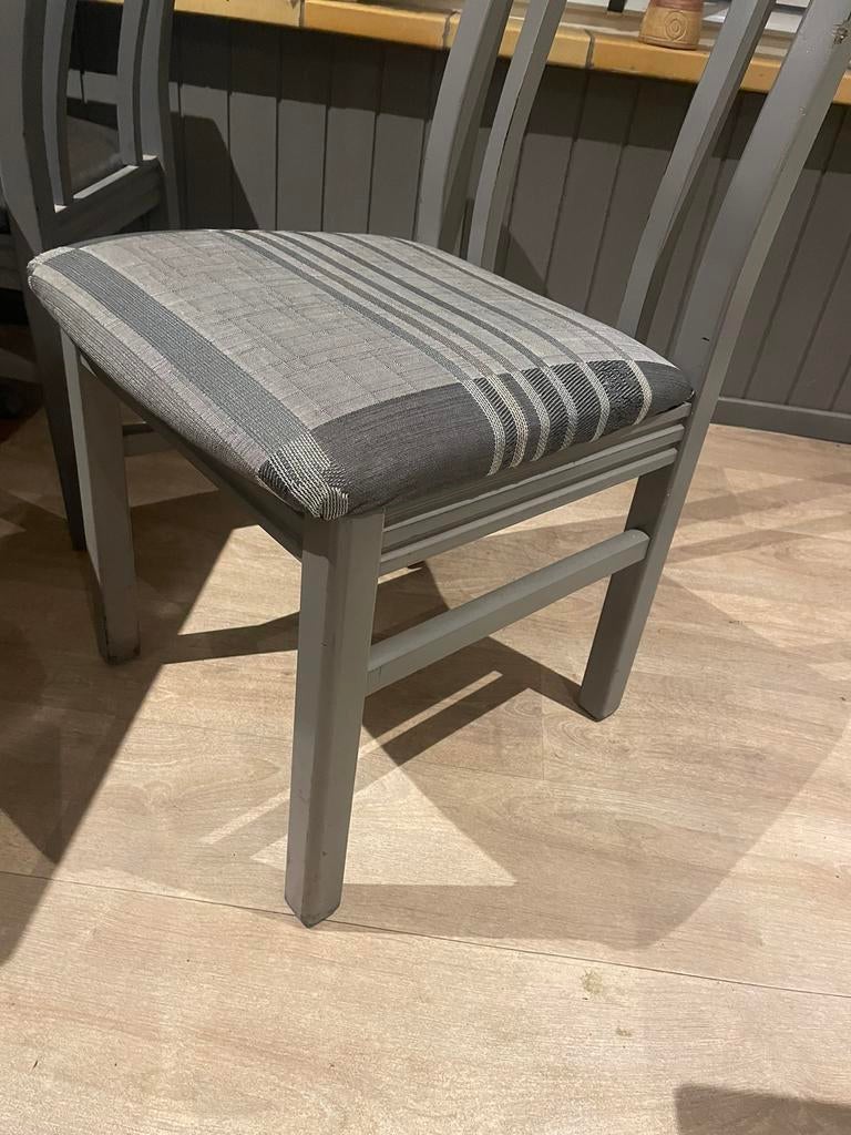 Eetkamer stoelen, 26 stuks, Gebruikt, Vintage, Ophalen of Verzenden, Grijs