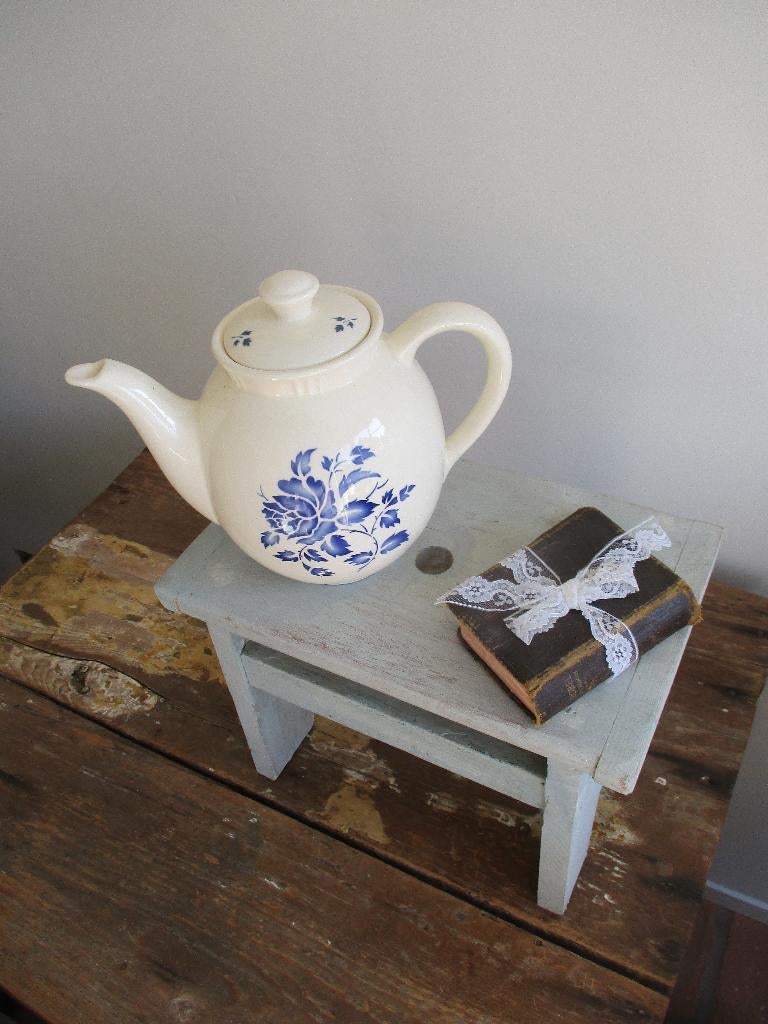 brocante theepot met blauwe roos, Antiek en Kunst, Curiosa en Brocante, Ophalen of Verzenden