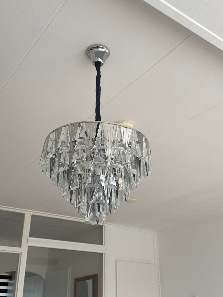 Moderne kroonluchter met glazen prisma's, Ophalen of Verzenden, Zo goed als nieuw, Glas