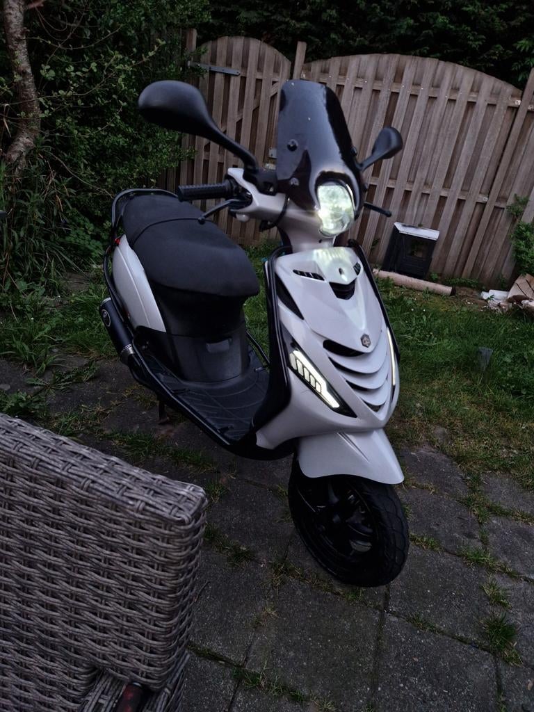 Piaggio Zip BROM 2016 Scooter, Ophalen of Verzenden, Zo goed als nieuw, Benzine, Zip