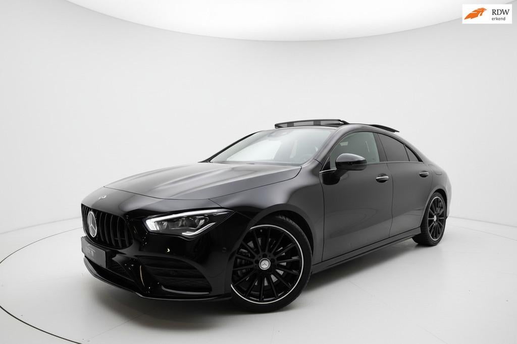 Mercedes-Benz CLA-klasse 200 AMG NIGHT PANO SFEER MEMORY, Auto's, CLA, Gebruikt, Zwart, 4 cilinders