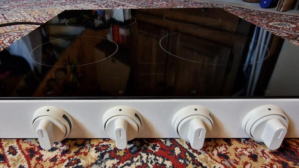 Keramische kookplaat Etna KCV154WIT, Ophalen, Gebruikt, Keramisch, 4 kookzones