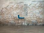 Arper Catifa 46 low bar stool blauw bij TheReSales, Ophalen of Verzenden, Zo goed als nieuw, Metaal, 90 cm of meer