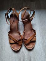 Bruine Timberland sandalen met sleehak maat 39, Kleding | Dames, Schoenen, Bruin, Timberland, Gedragen, Sandalen of Muiltjes