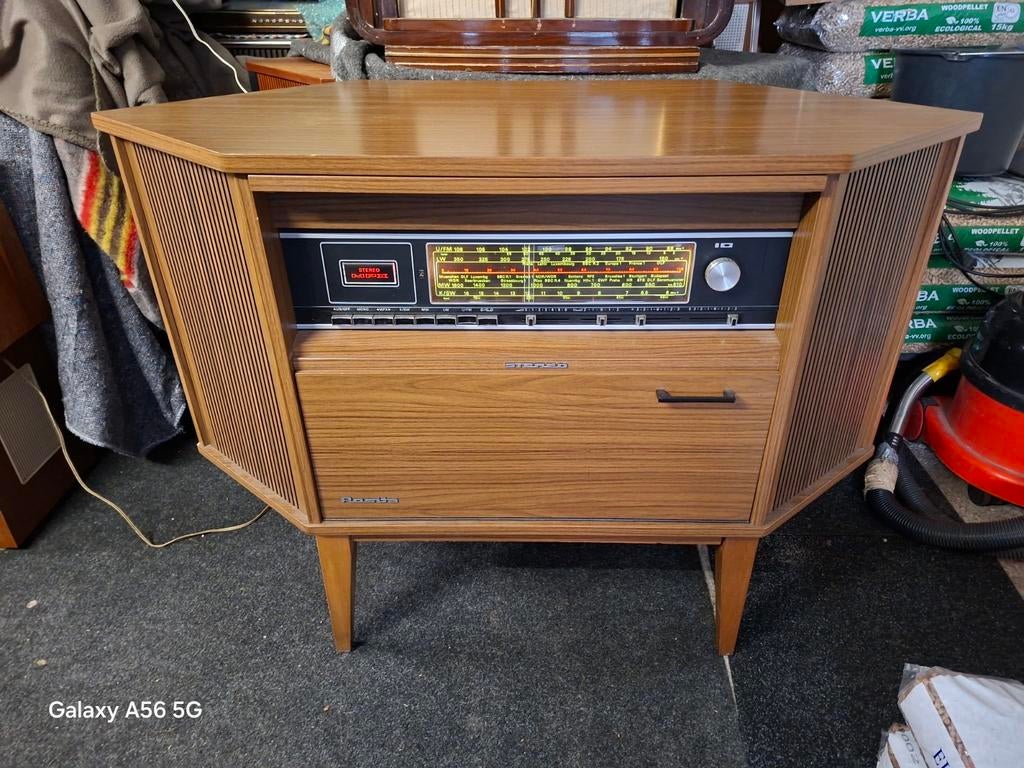 Aangeboden een prachtig stereomeubel uit de 70e jaren, Ophalen of Verzenden