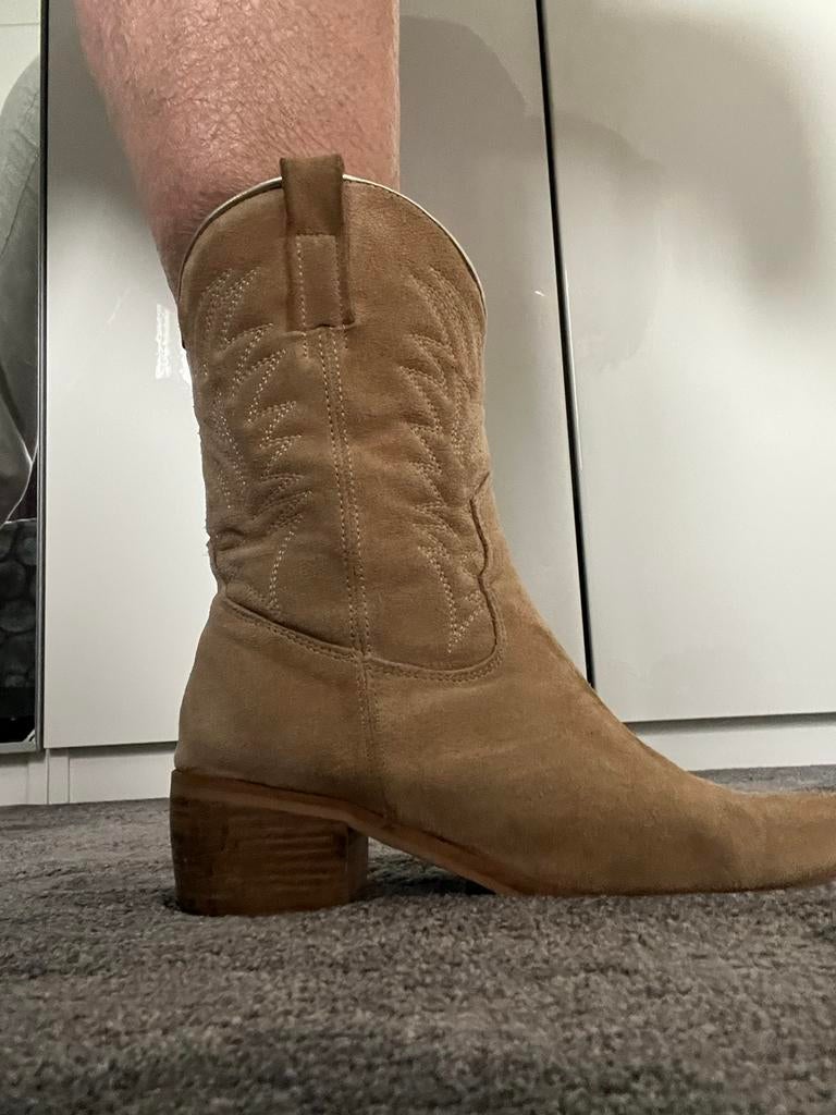 Suède cowboylaarzen maat 41, Hoge laarzen, Beige, Ophalen of Verzenden, Zo goed als nieuw