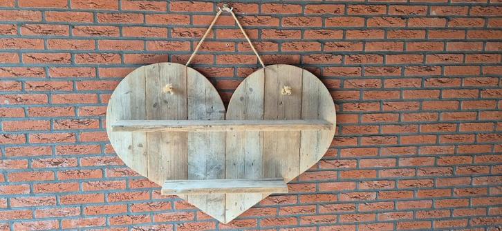 Unieke houten hart wanddecoratie met planken, Huis en Inrichting, Woonaccessoires | Wanddecoraties, Ophalen