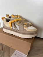 Splinternieuwe UGG Lowmel maat 37, Beige, Nieuw, Ophalen of Verzenden, Sneakers of Gympen