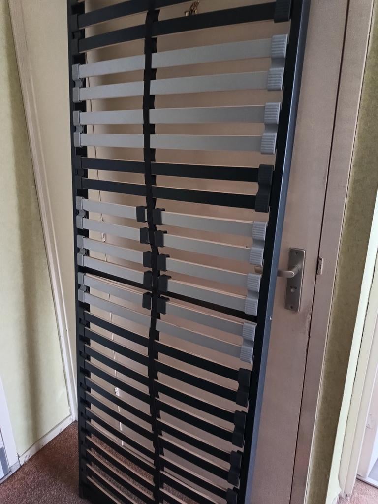 Twee latten bodems 70x200cm, Huis en Inrichting, Slaapkamer | Matrassen en Bedbodems, Ophalen, Zo goed als nieuw, Eenpersoons