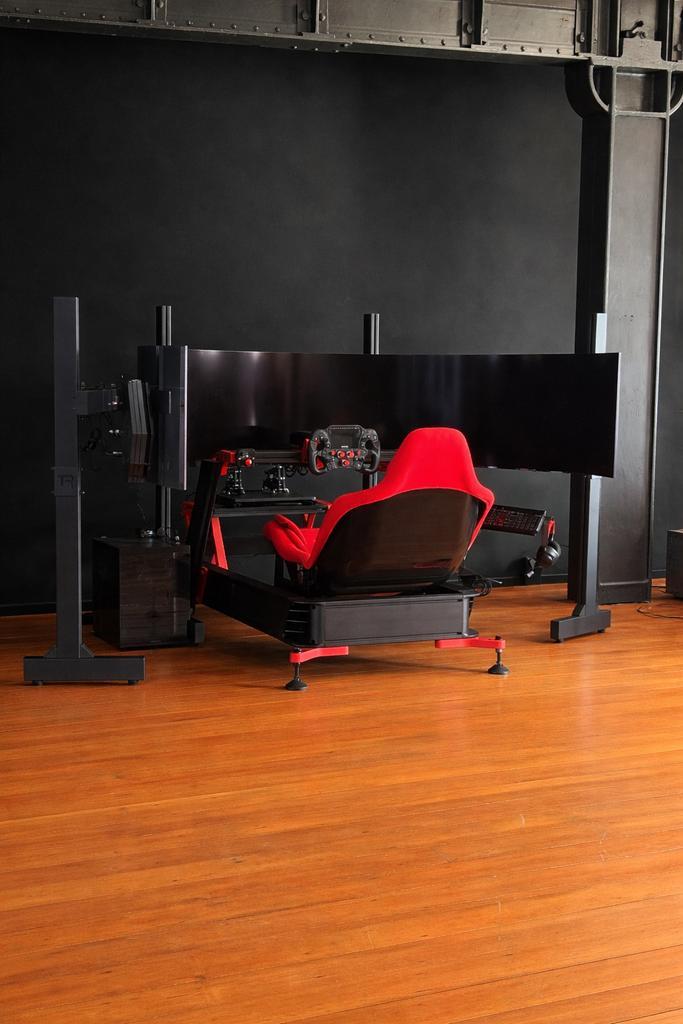 RaceSim / Simucube / Heusinkveld / RTX 5090 3x LG OLED, Spelcomputers en Games, Games | Pc, Zo goed als nieuw, 1 speler, Vanaf 3 jaar