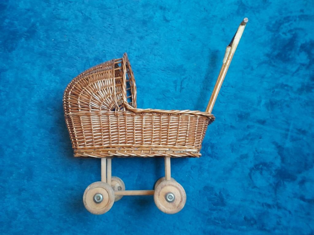 Rieten poppenwagen, Ophalen, Gebruikt, Babypop
