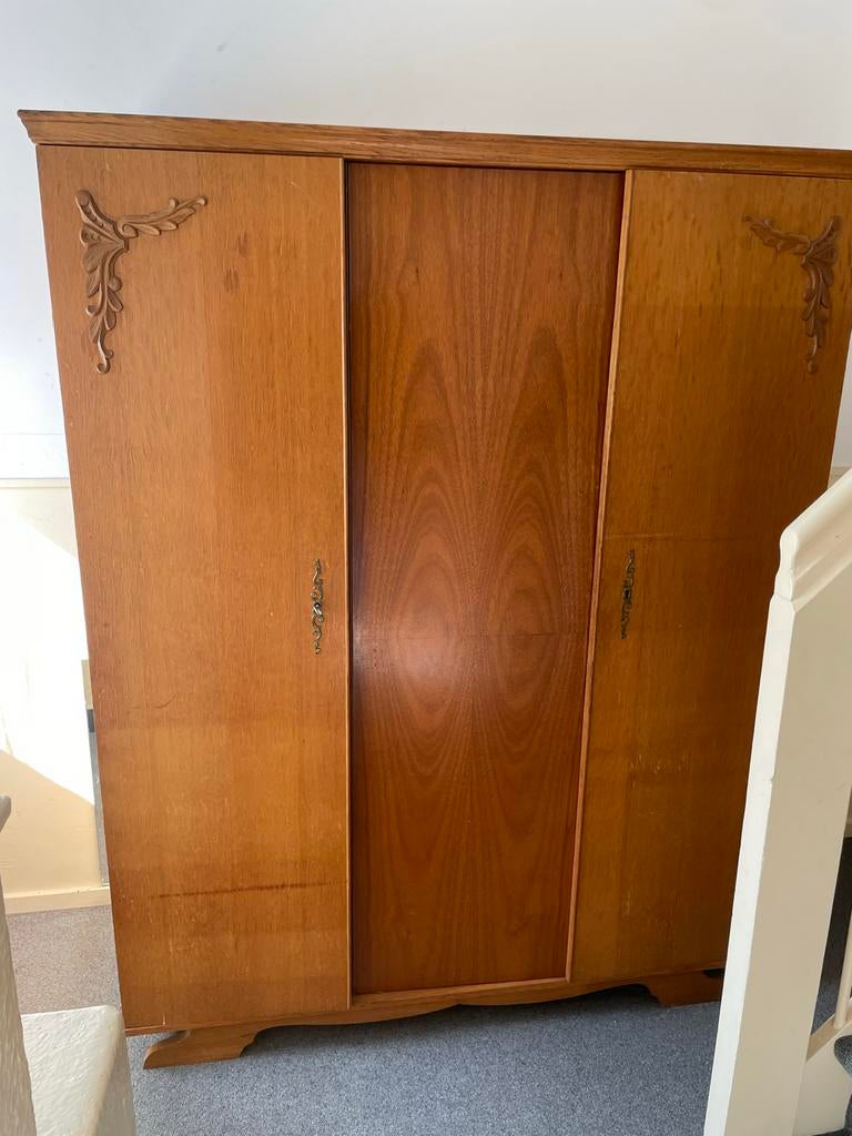 Complete Slaapkamer Set: Hang/Legkast, Dressoir & Nachtkastj, Huis en Inrichting, Kasten | Kledingkasten, Ophalen, Gebruikt, 100 tot 150 cm