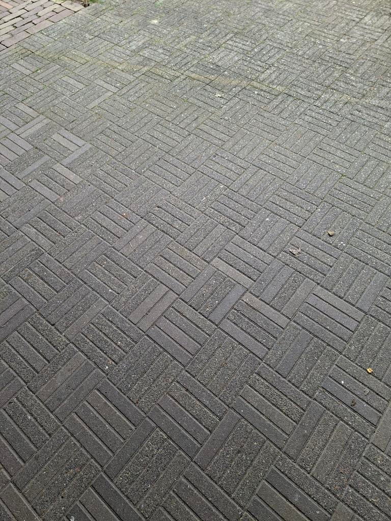 GRATIS Waalformaat klinkers (20x5x6 cm) - ca. 36 m2, Gebruikt, Klinkers, Ophalen of Verzenden, 10 m² of meer