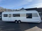 LMC Exquisit 695 VIP 2022 | Vrijstaand Queensbed, Schokbreker, Bedrijf, Treinzit, 6 tot 7 meter