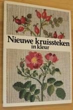 NIEUWE KRUISSTEKEN IN KLEUR - Bengston - 103348, Ophalen of Verzenden, Zo goed als nieuw, Borduren en Naaien