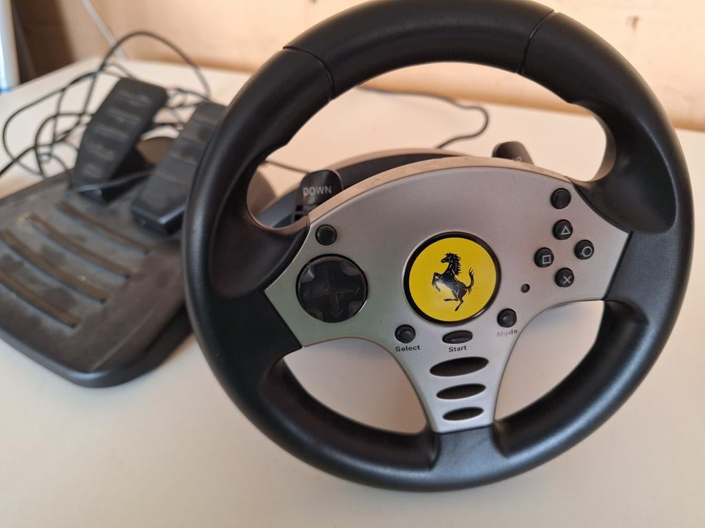 Thrustmaster Ferrari racestuur met pedalen, Ophalen