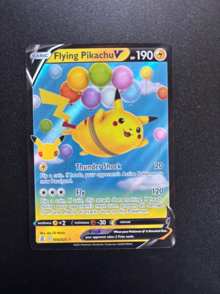 Flying Pikachu V (CEL 006), Ophalen of Verzenden, Zo goed als nieuw