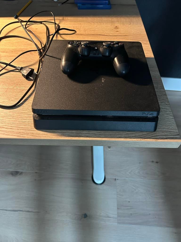 PlayStation 4 Slim met controller, Spelcomputers en Games, Spelcomputers | Sony PlayStation 4, Ophalen, 500 GB, Zo goed als nieuw