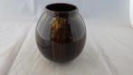 mooie glanzende donkerbruine vaas met licht okergele strepen, Gebruikt, Overige kleuren, Aardewerk of Porselein, Ophalen of Verzenden