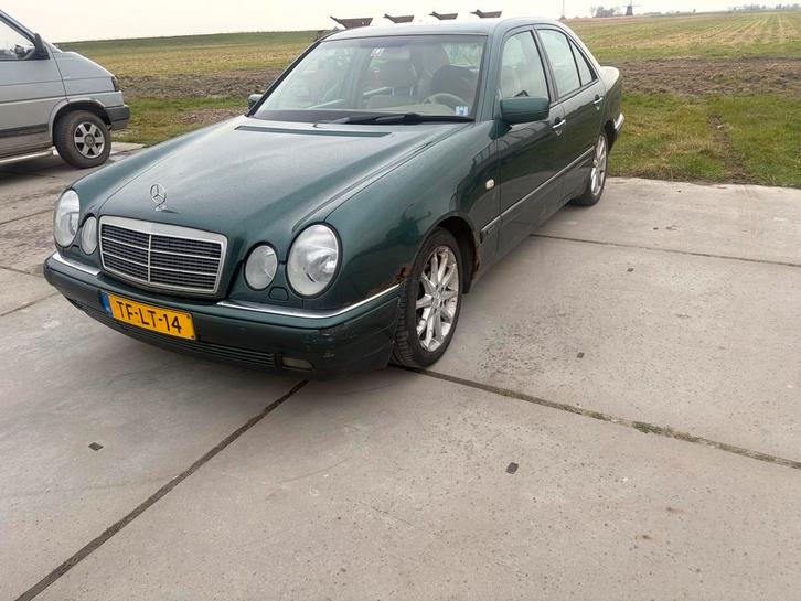 Mercedes-Benz E-Klasse 3.2 E320 Sedan Classic AUT 1998 Groen, Auto's, Mercedes-Benz, Particulier, E-Klasse, ABS, Airbags, Airconditioning
