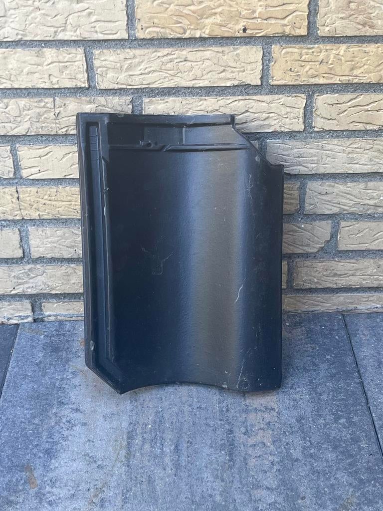 119 NIEUWE dakpannen met 5 bijpassende nokvorsten, 10 tot 15 m², Steen of Klei, Zwart, Ophalen of Verzenden