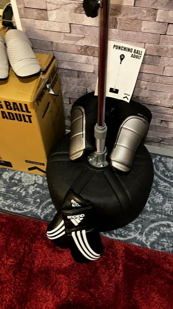 Boksbal en adidas bokshandschoenen, Sport en Fitness, Ophalen, Gebruikt, Boksbal