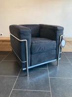 Cassina Le Corbusier LC2 fauteuil, antraciet suede, Minder dan 75 cm, Design, Ophalen of Verzenden, Stof