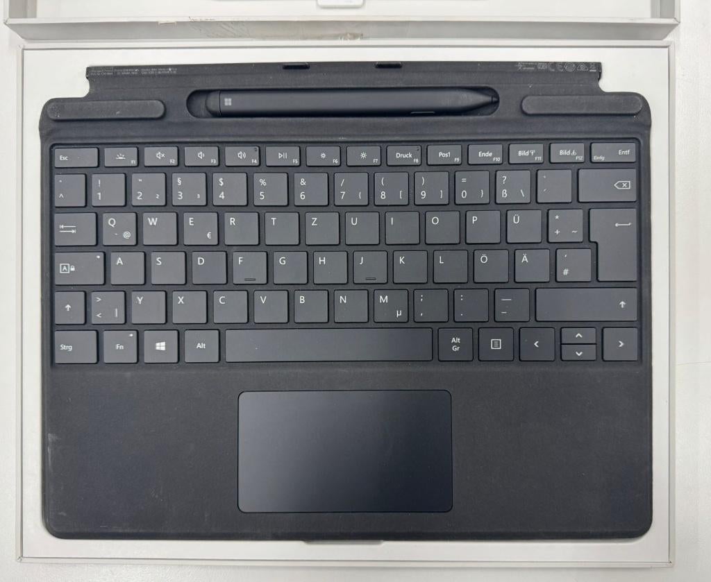 Microsoft Surface Pro X toetsenbord / QWERTZ Duits Layout, Computers en Software, Toetsenborden, Ophalen, Ergonomisch, Zo goed als nieuw