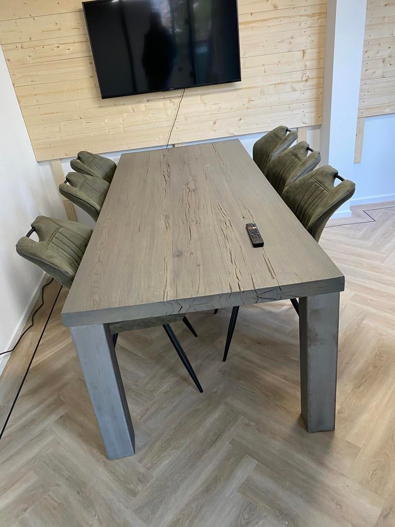 Robuuste eettafel met houtlook en metalen poten, Ophalen, 200 cm of meer, 50 tot 100 cm, Zo goed als nieuw