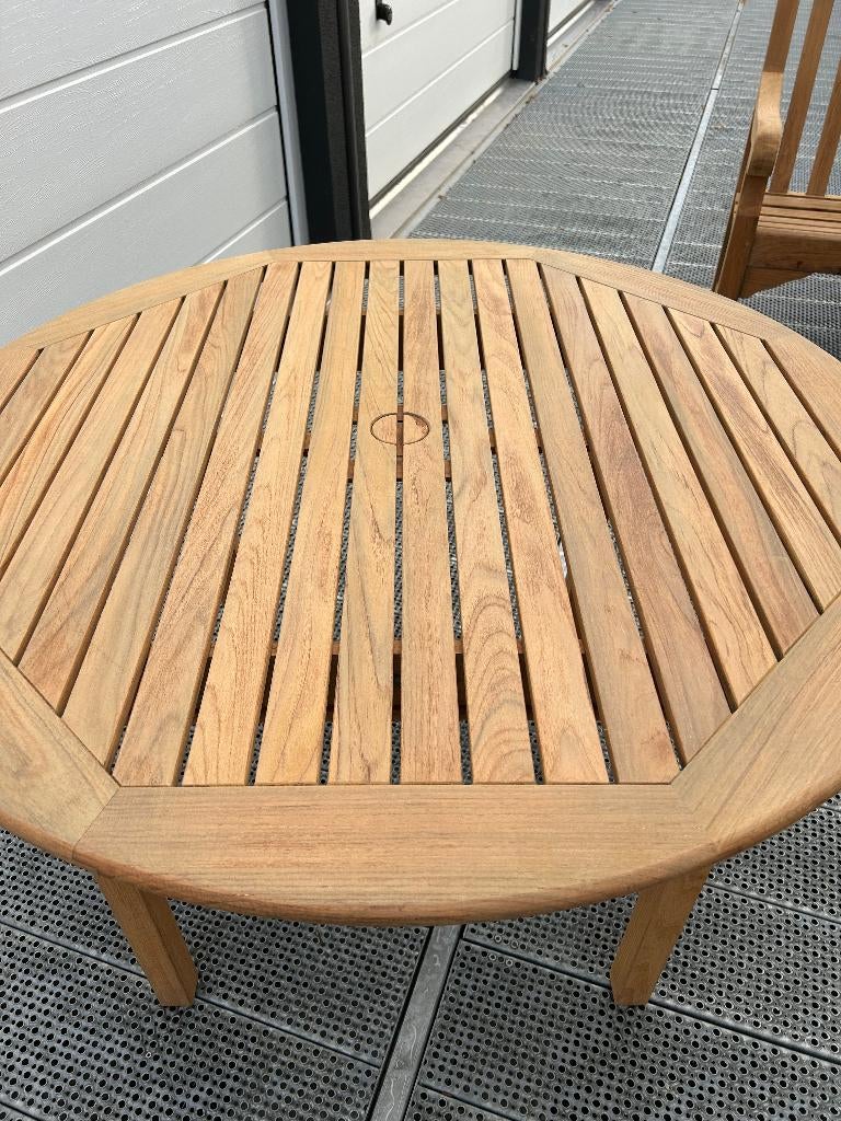 Gloster ronde tuintafel - 115 cm in nieuwstaat, Ophalen, -, -, Zo goed als nieuw