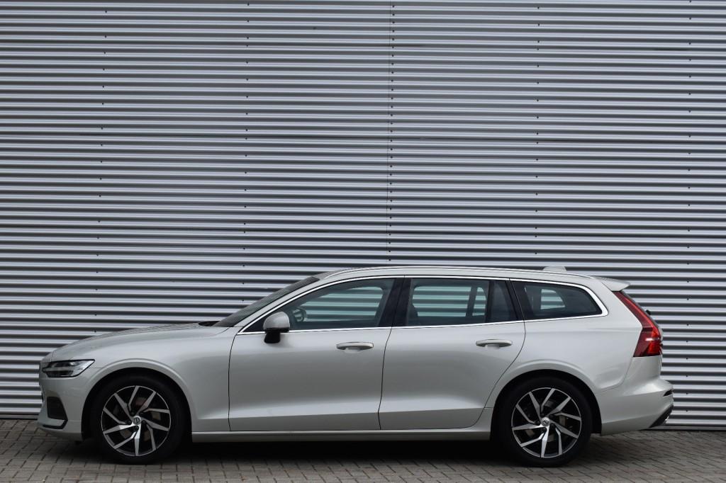 Volvo V60 2.0 T4 MOMENT.PRO / POLESTAR ENGINEERD / NL AUTO, Euro 6, 1969 cc, 93 €/maand, Zilver of Grijs