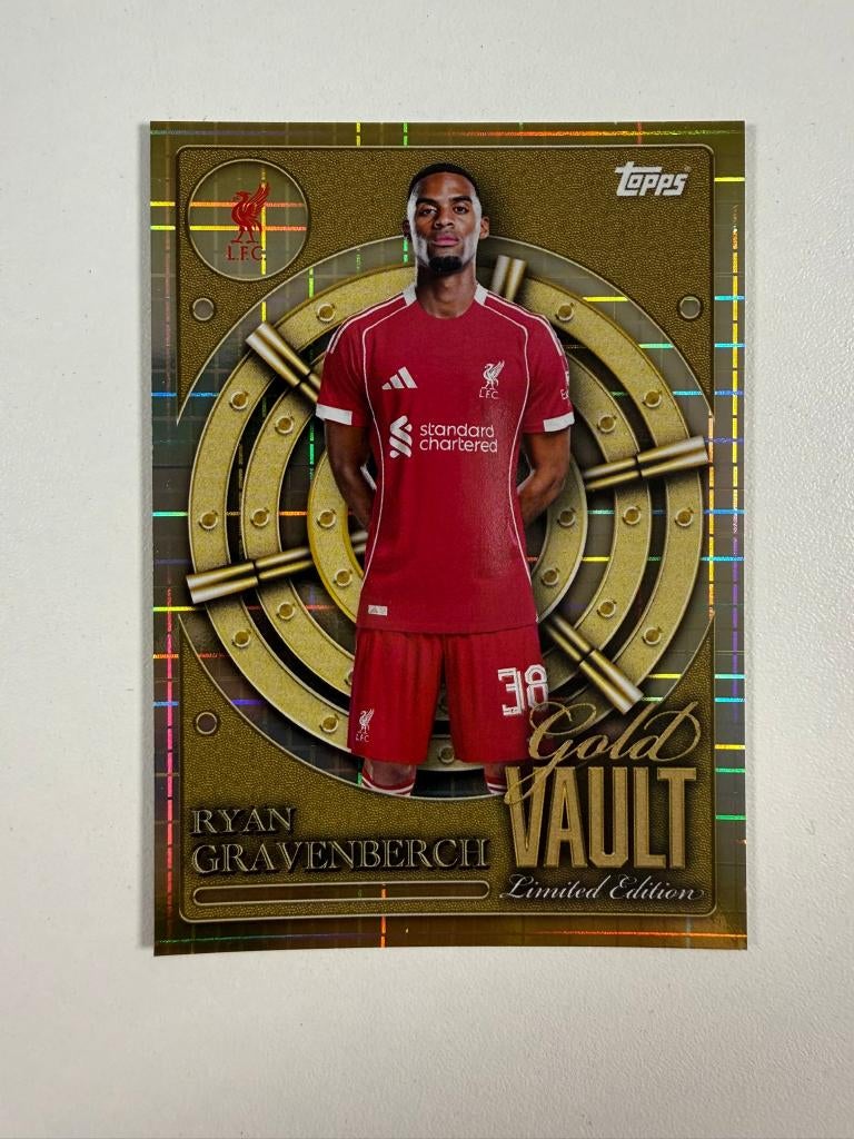 Ryan Gravenberch Gold Vault Collector Tin Liverpool 2025-26, Ophalen of Verzenden, Nieuw, Buitenlandse clubs, Poster, Plaatje of Sticker