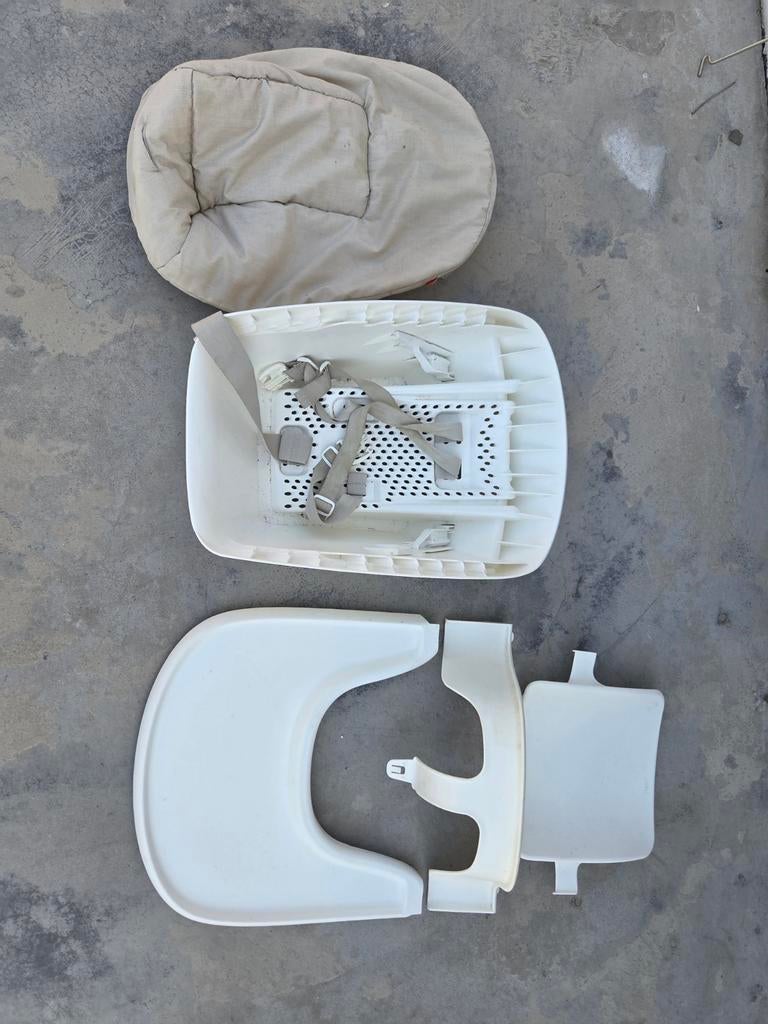 Stokke Tripp Trapp babyzitje, kinderstoel + tafelblad, Ophalen, Gebruikt, Meegroeistoel, Gordel(s)