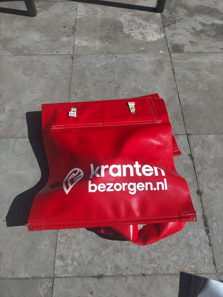 Kranten bezorgtas, Fietsen en Brommers, Ophalen, Zo goed als nieuw