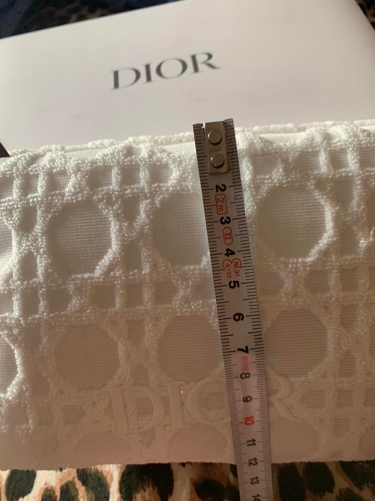 DIOR pouch nieuw in doos crèmekleurig, Ophalen of Verzenden, Nieuw, Overige kleuren, Heer of Dame