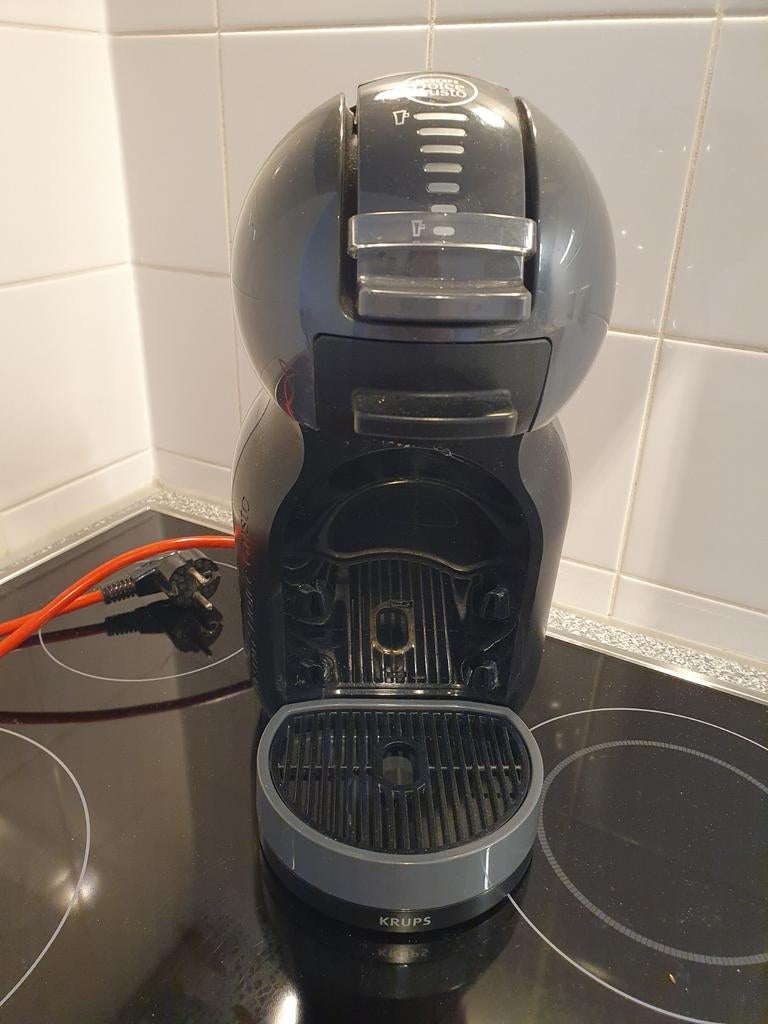 Dolce Gusto koffiezetapparaat, Witgoed en Apparatuur, Koffiezetapparaten, Ophalen, Koffiemachine, Afneembaar waterreservoir