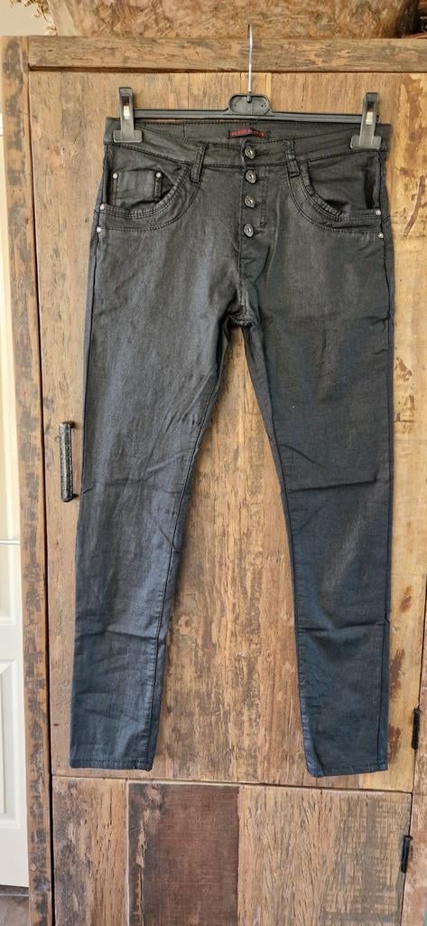 Zwart coated broek

Place du jour, Kleding | Dames, Maat 38/40 (M), Zwart, Ophalen of Verzenden, Zo goed als nieuw