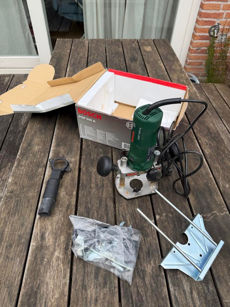 Bovenfrees Bosch POF 500 A, Ophalen of Verzenden, Gebruikt, Elektrisch, Bovenfrees