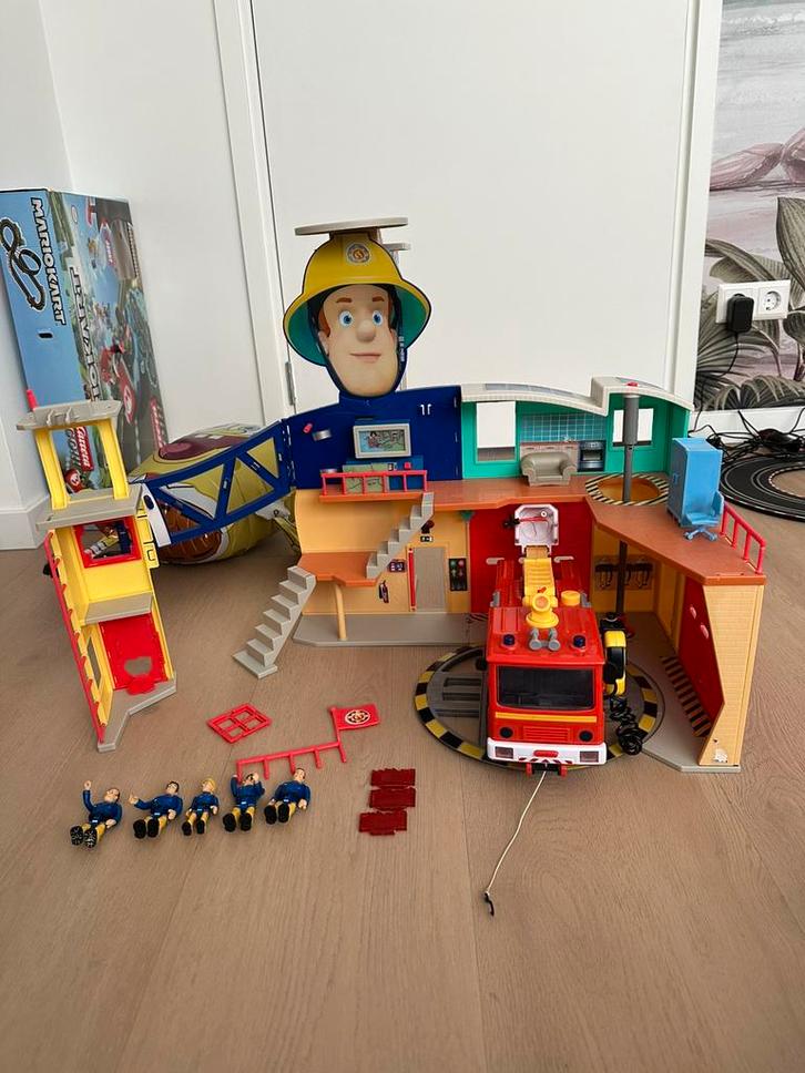 Brandweerman sam kazerne, Kinderen en Baby's, Speelgoed | Speelgoedvoertuigen, Gebruikt, Ophalen