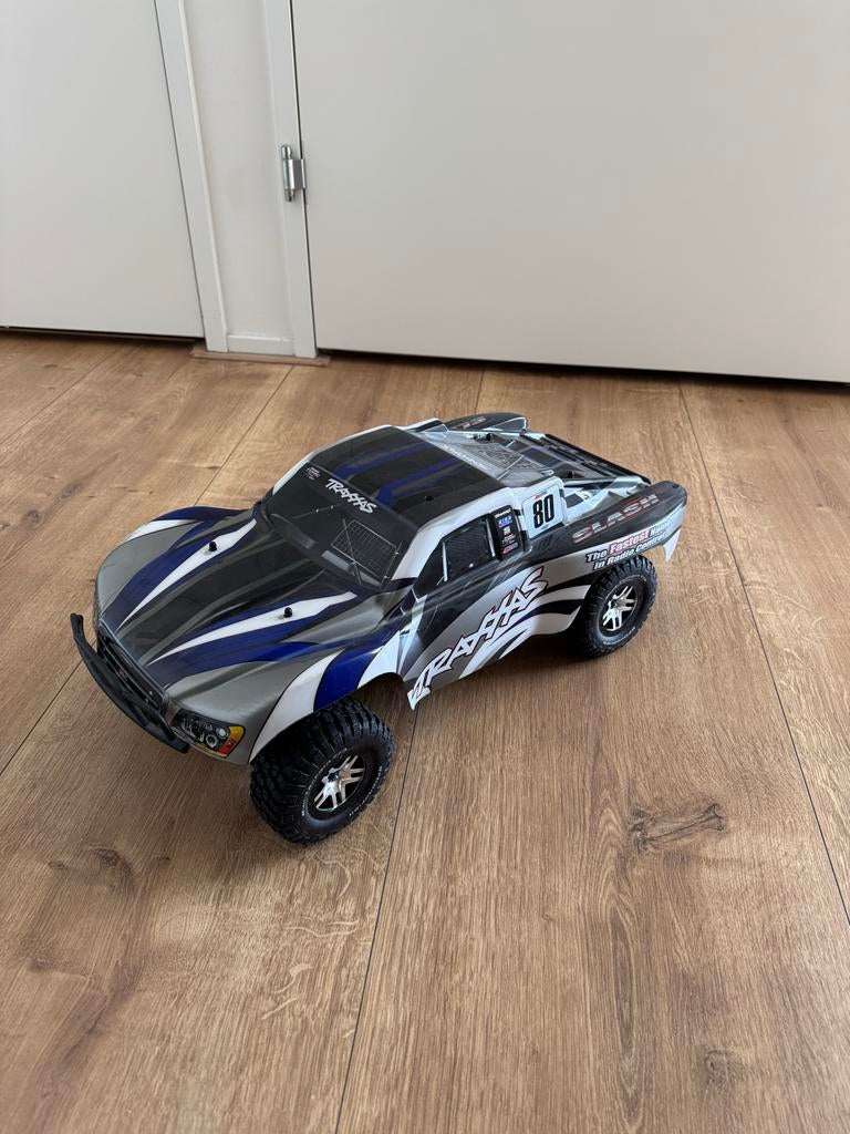 Traxxas Slash 4x4 VXL, Hobby en Vrije tijd, Modelbouw | Radiografisch | Auto's, Auto offroad, Zo goed als nieuw, Schaal 1:10, RTR (Ready to Run)