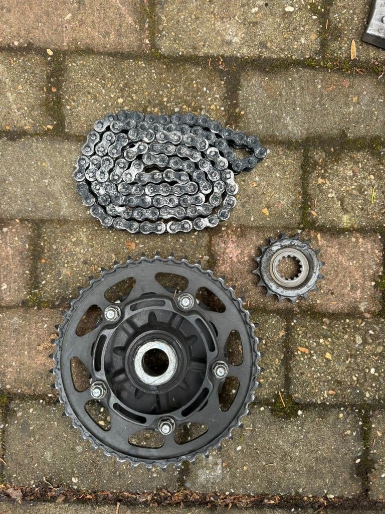 Yamaha MT 09 SP Tandwielset + Ketting (2021-2023), Ophalen, Gebruikt