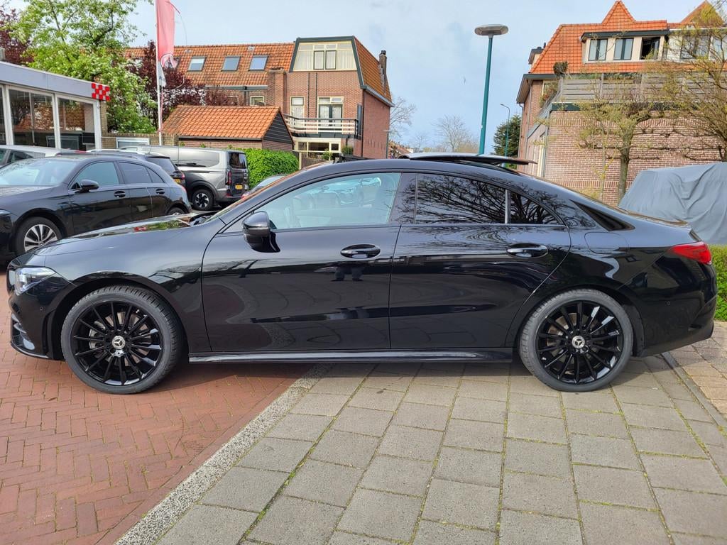 Mercedes-Benz CLA-klasse 250 e Premium Plus, Gebruikt, 4 cilinders, 15 kWh, Zwart
