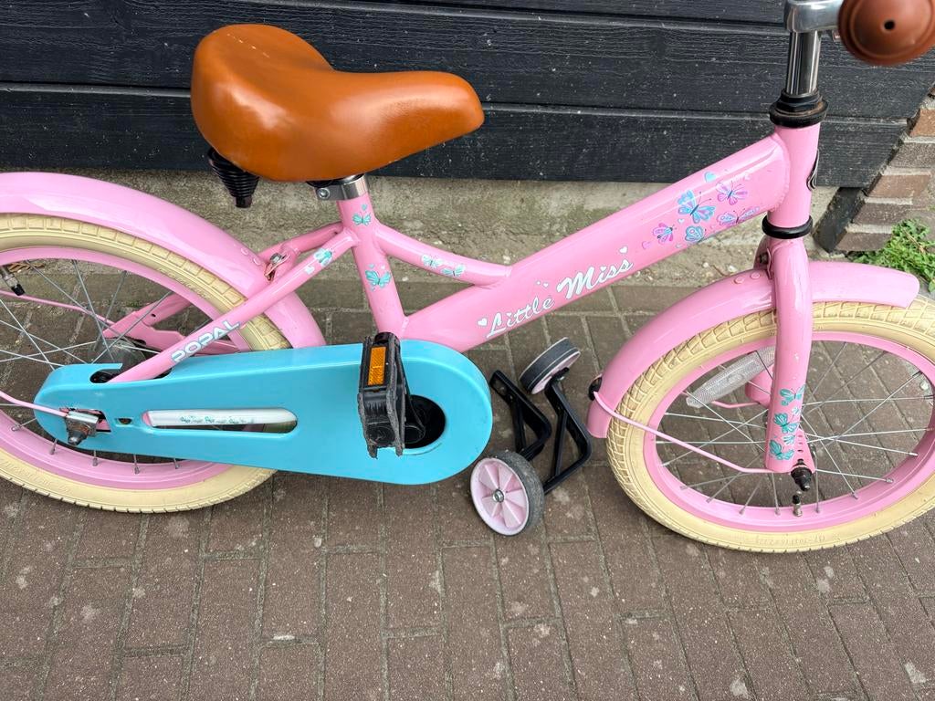 Roze meisjesfiets 16 inch met zijwieltjes - Little Miss, Ophalen, Zo goed als nieuw, 16 inch