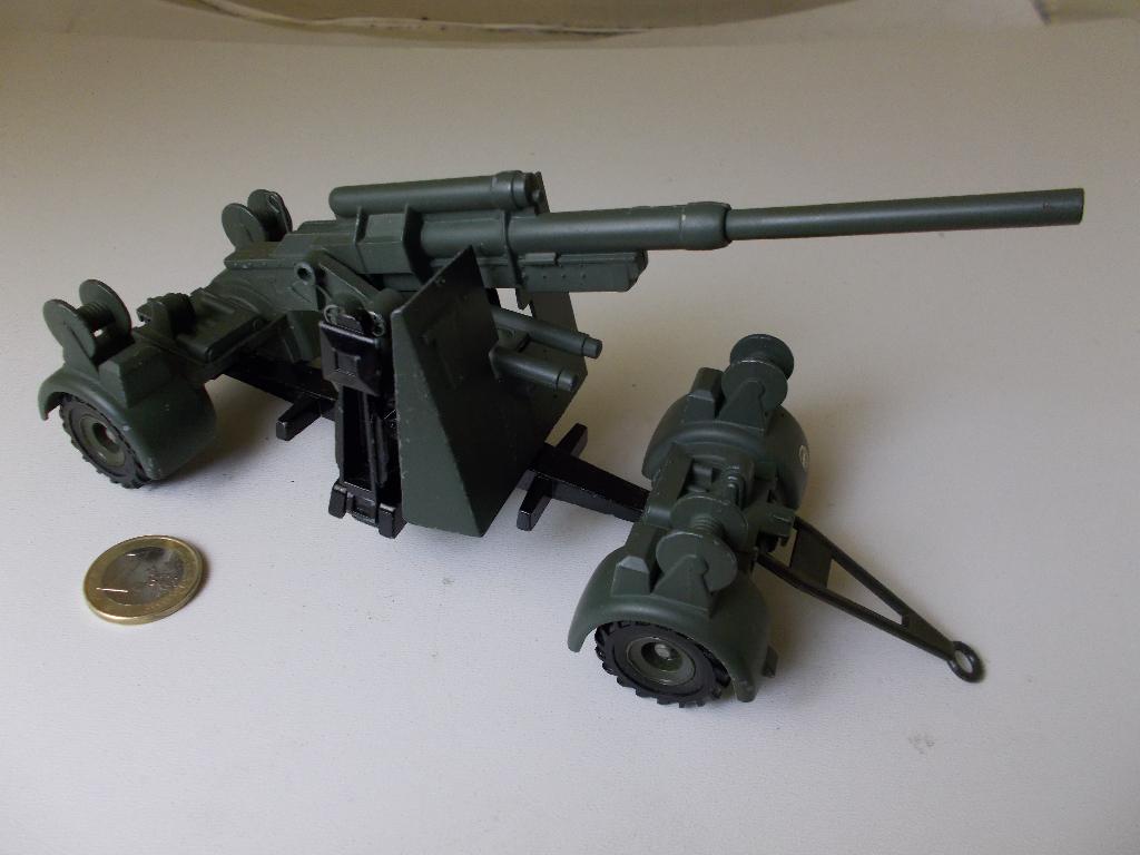 1975 Dinky Toys 656 GERMAN STATIC 88 MM FLACK GUN ON TRAILER, Ophalen of Verzenden, Zo goed als nieuw, Overige typen, Dinky Toys