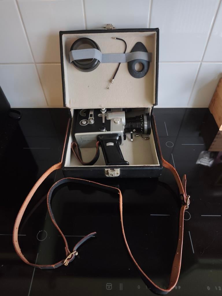 Nizo FA3 midcentury mechanische filmcamera, incl reistas, Ophalen of Verzenden, Zo goed als nieuw, Overige merken