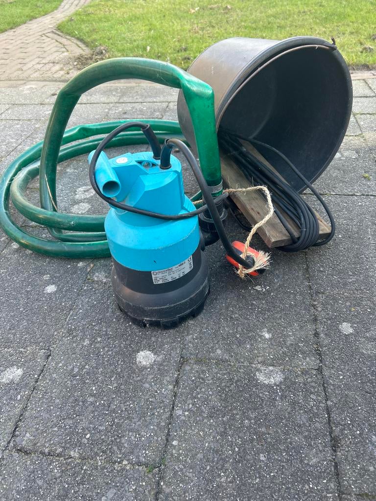 Gardena Dompelpomp 6000 S - Ideaal voor waterafvoer, Ophalen, Gebruikt, Elektrisch, Dompelpomp