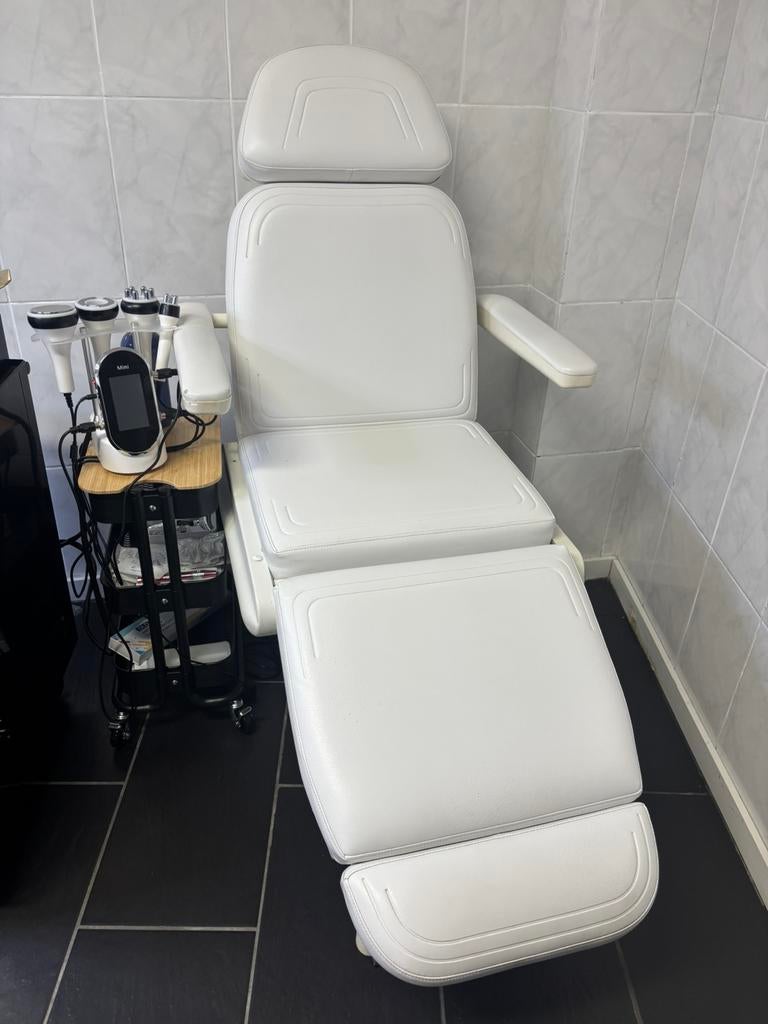 Hydraulische behandelstoel, Ophalen, Zo goed als nieuw, Overige typen