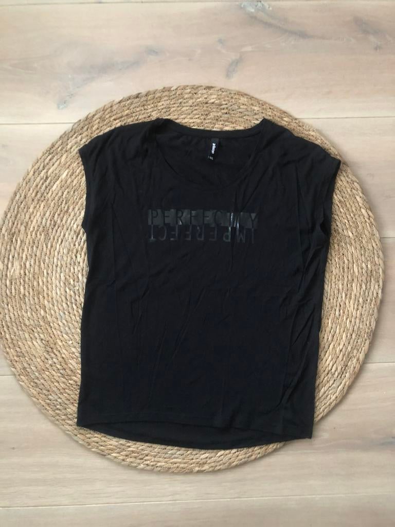 Eksept by Shoeby T-shirt zwart | maat M/L, Maat 38/40 (M), Zwart, Ophalen of Verzenden, Zo goed als nieuw