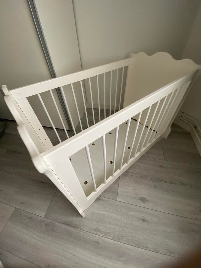 Babykamer mdf wit, Kinderen en Baby's, Babywiegjes en Ledikanten, Ophalen, Zo goed als nieuw, Ledikant