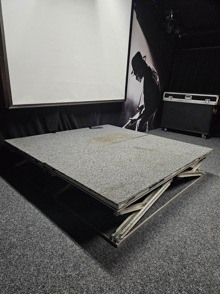 Stevig podiumdelen / drumriser - Gebruikt, Ophalen, Gebruikt